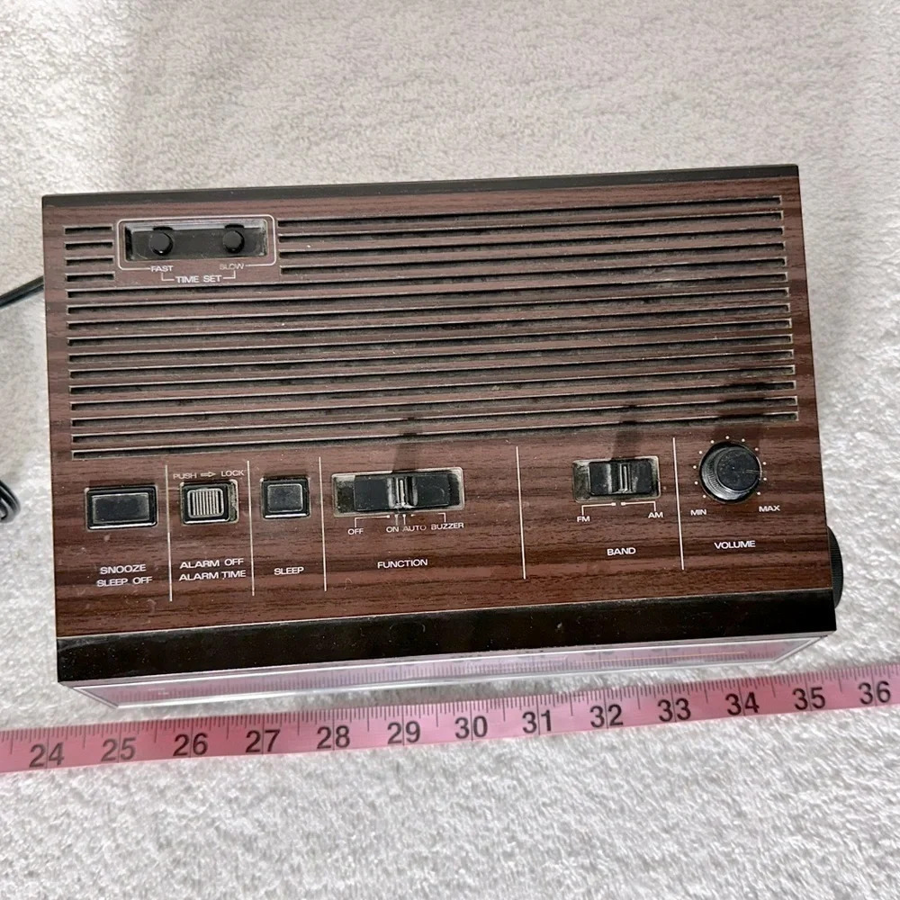 Vintage Sears Electronics AM/FM Clock Radio LED Digital Readout Alarm Clock - Picture 14 of 15